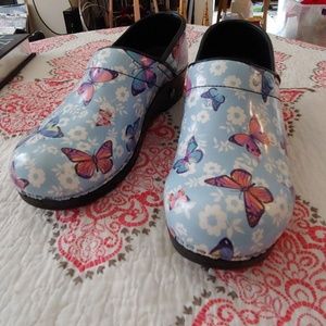 koi clogs clearance